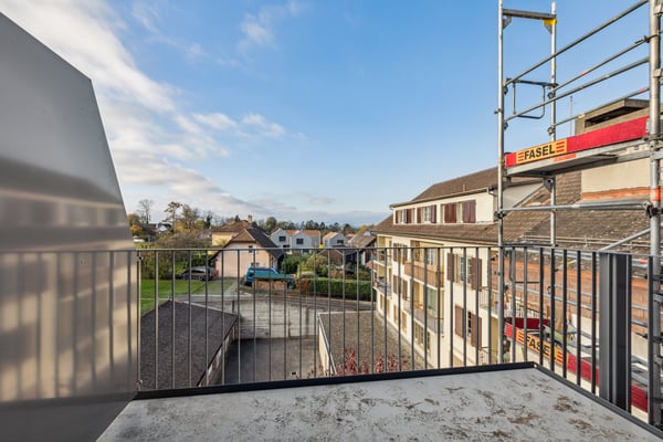 Appartement rénové de 3.5 au dernier étage avec balcon- Caution gratuite 2