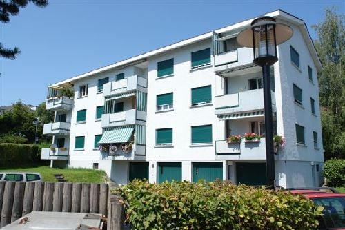 3 Zimmer-Wohnung im Zentrum von Steinhausen 2