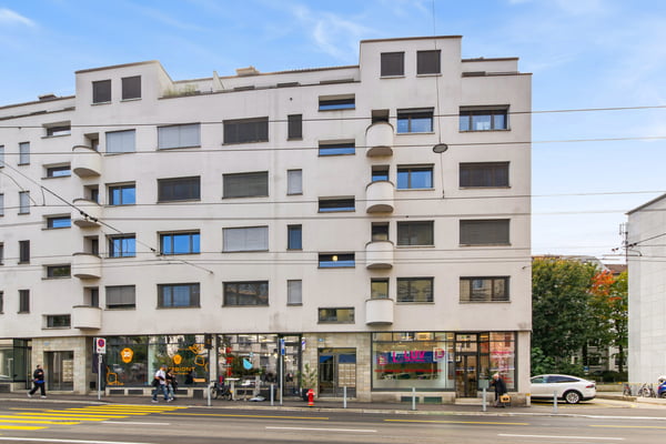 Sonnige 2.5-Zimmer-Wohnung im Seefeld - modern, zentral & mit Balkon 2