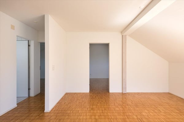 Erstklassiges Wohnglück im höchsten Stockwerk sowie in Seenähe! 2