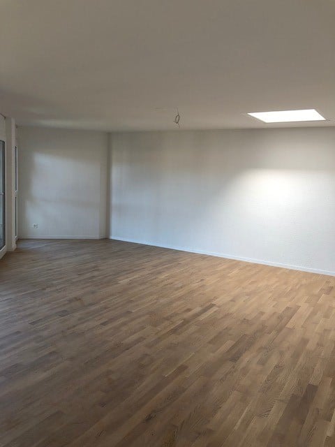 Schöne Wohnung in gepflegter Überbauung! 2