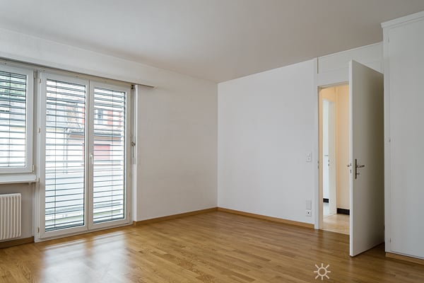 Grosszügige Stadtwohnung 3