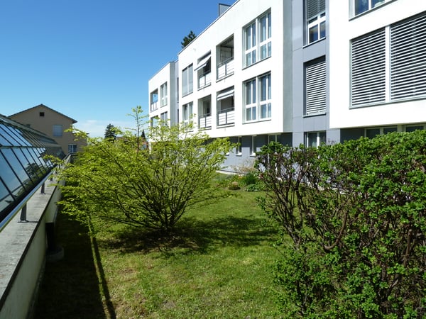 helle 4.5 Zimmer-Wohnung im Zentrum von Pfäffikon 2