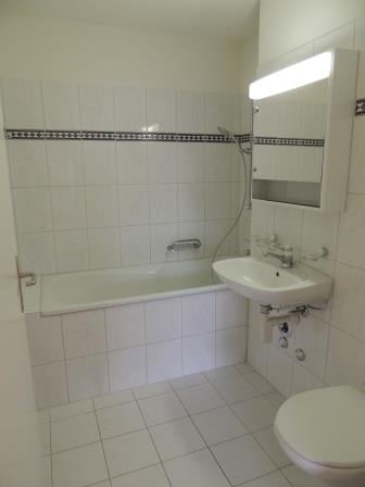 helle 4.5 Zimmer-Wohnung im Zentrum von Pfäffikon 4