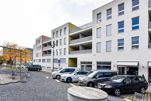 Moderne Terrassenwohnung im Zentrum / CHF 300.00 Ikea-Gutschein für Neumieter