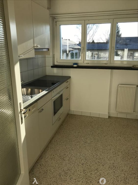 Grosszügige Wohnung Nähe Bözingenfeld! 3
