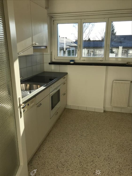 Grosszügige Wohnung Nähe Bözingenfeld! 3