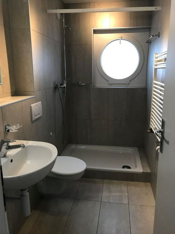 Au coeur de Peseux, dans bâtiment de la COOP, avec balcon et loggia 4
