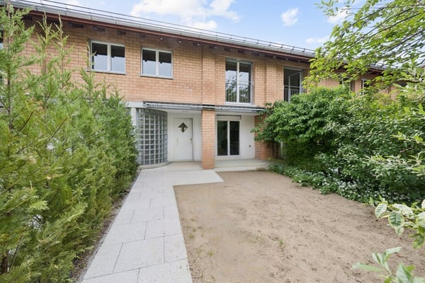 Erstbezug nach Sanierung - Maisonettewohnung mit Gartensitzplatz 12