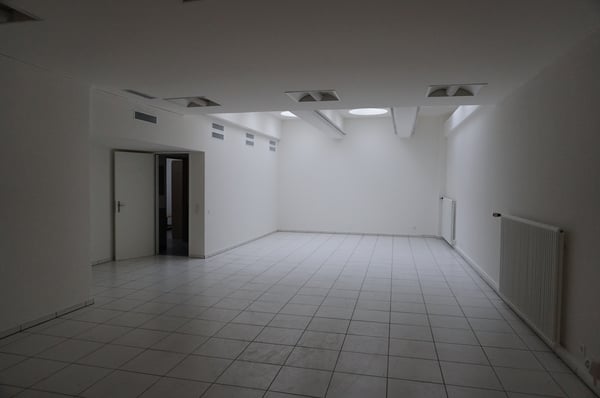 Gewerbefläche an Toplage mit grosser Schaufensterfront 2