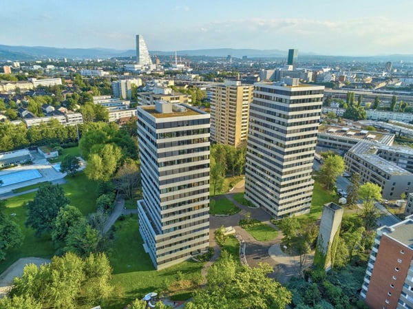 Moderne Neubauwohnung mit Weitblick im beliebten Hirzbrunnen-Quartier