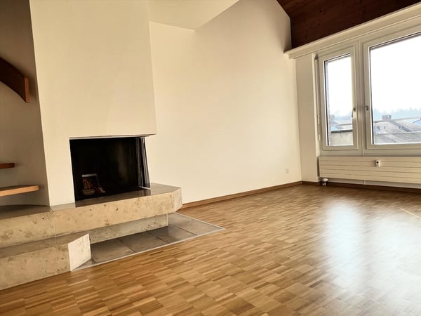 Nähe SBB -  Top Maisonette-Wohnung mit Cheminee 2