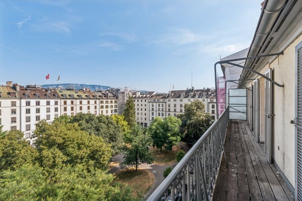 Magnifique duplex rénové de 7 pièces avec balcon au coeur de genève 9