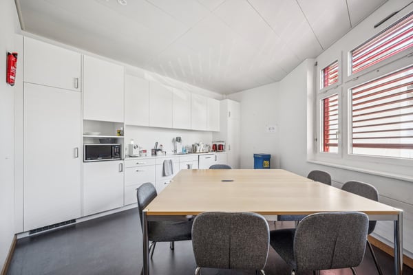 Büroflächen an Toplage beim Bahnhof Oerlikon im Züri11 6