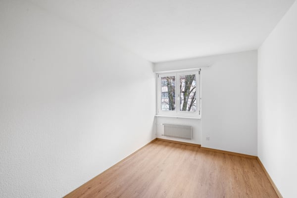 geräumige Wohnung zu günstigem Mietzins 5