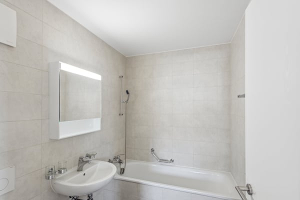 Beau logement spacieux et moderne 5