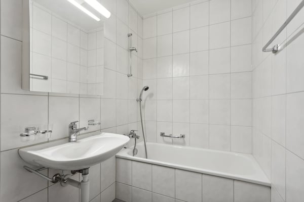 Super emplacement à Neuchâtel - Caution gratuite ! 5