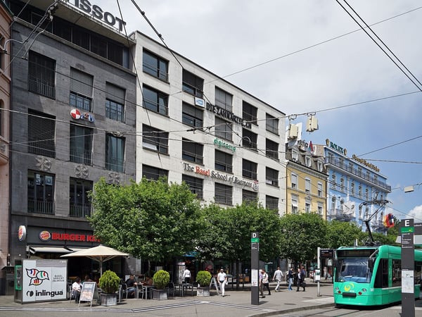 Loftartige 3.5 Zimmer Maisonette-Wohnung am Bahnhof!