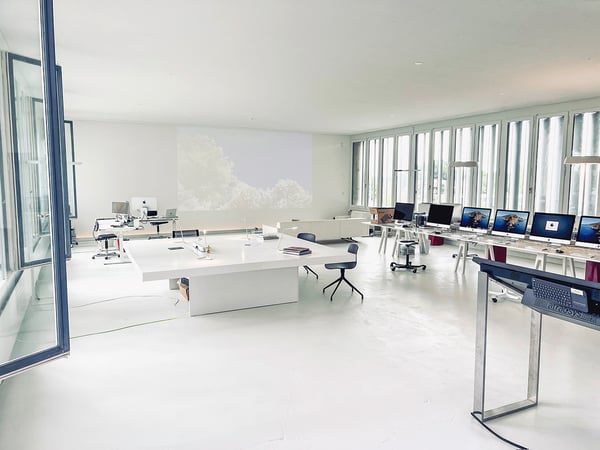 Lichtdurchflutete, vielseitig nutzbare Gewerberaum, Büro an zentraler Lage 3