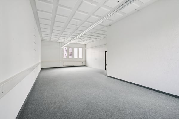 Viel Platz für Ihre Ideen  293 m² lichtdurchflutete Gewerbefläche in Top-Lag 6
