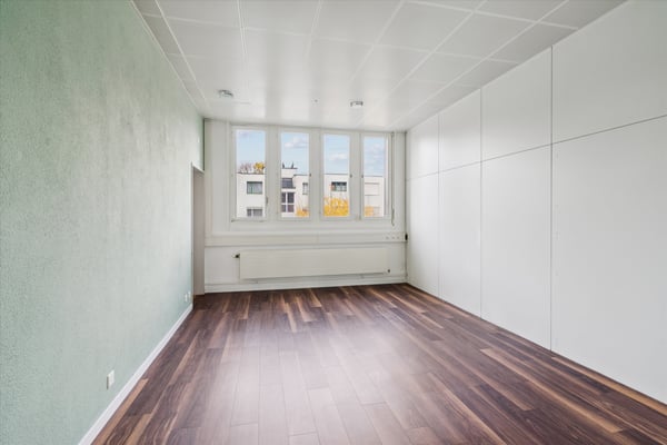 Viel Platz für Ihre Ideen  293 m² lichtdurchflutete Gewerbefläche in Top-Lag 9