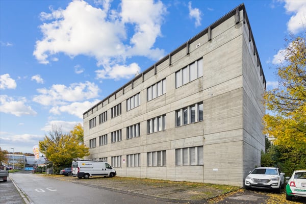 Viel Platz für Ihre Ideen  293 m² lichtdurchflutete Gewerbefläche in Top-Lag 2