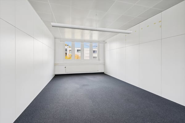 Viel Platz für Ihre Ideen  293 m² lichtdurchflutete Gewerbefläche in Top-Lag 8