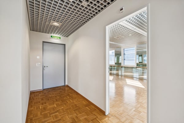 Attraktive Bürofläche mit Fitness-/Praxis-Ausbau in Rapperswil! 7