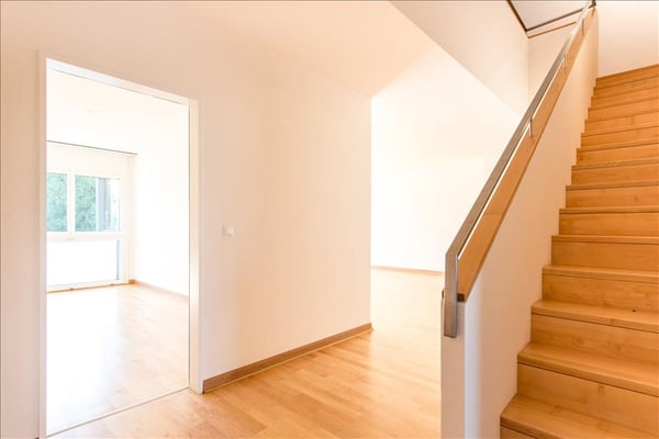 Magnificent duplex penthouse with view over the lake and large terraces 8