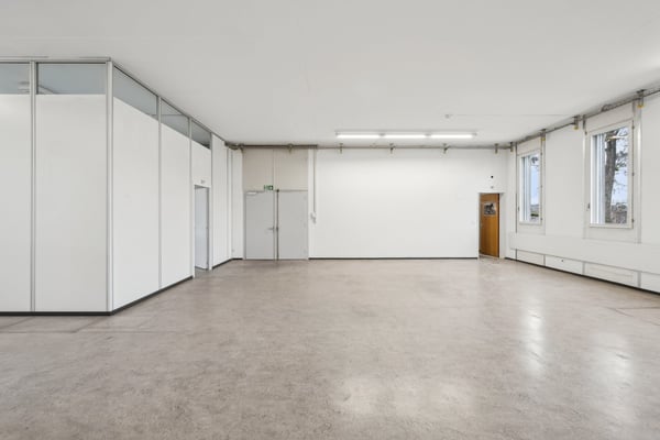 Mehr Platz für Ihr Business: 305 m² Lagerfläche mit Warenlift 4