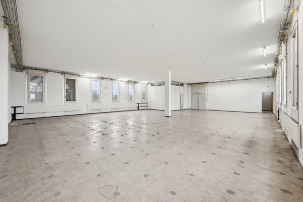 Mehr Platz für Ihr Business: 305 m² Lagerfläche mit Warenlift 7