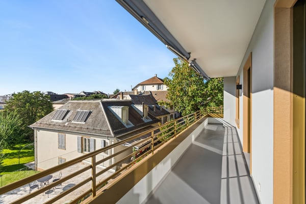 Superbe emplacement, 2.5 pces moderne au rez-de-chaussée 12