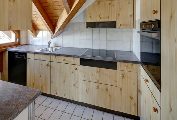 Gemütliche Dachwohnung mit Cheminée und besonderem Charme 5