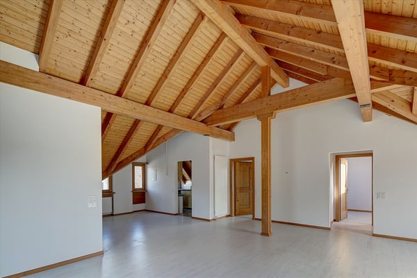 Gemütliche Dachwohnung mit Cheminée und besonderem Charme 2