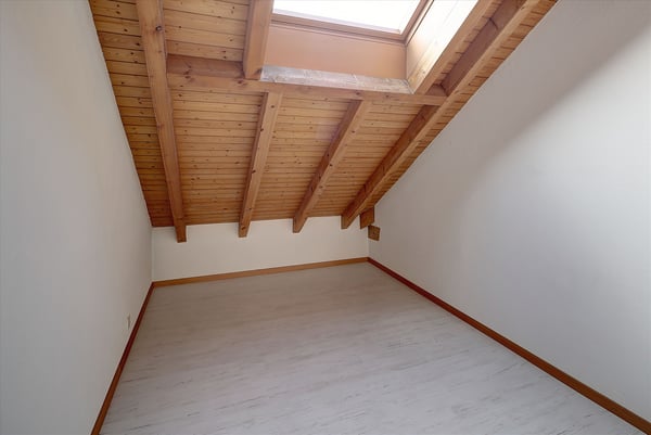 Gemütliche Dachwohnung mit Cheminée und besonderem Charme 8