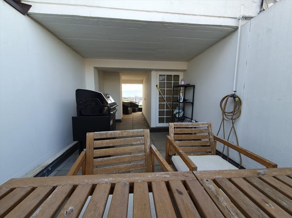 Champel : 2 pièces traversant avec terrasse rooftop 10