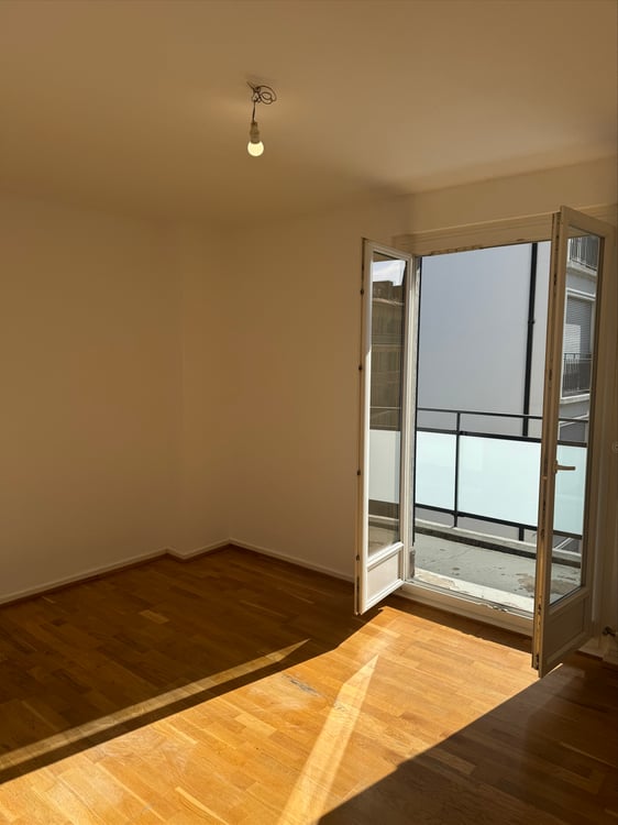 Plein centre du quartier des eaux-vives à 100 mètre du lac 2