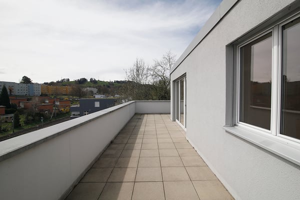 Terrasse mit über 90 m² für gemütliche Stunden. 8
