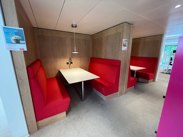 Magnifiques bureaux modernes aménagés selon un concept multispace 3