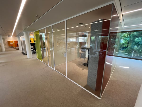 Magnifiques bureaux modernes aménagés selon un concept multispace 7