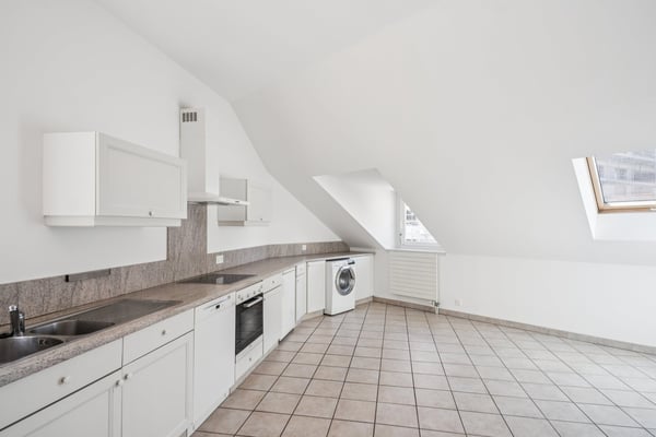 Lumineux appartement de 2 pièces mansardé 3