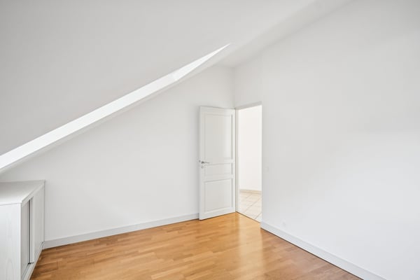 Lumineux appartement de 2 pièces mansardé 10