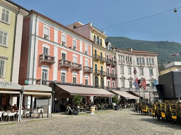 Prestigioso spazio commerciale direttamente su Piazza Grande a Locarno 1