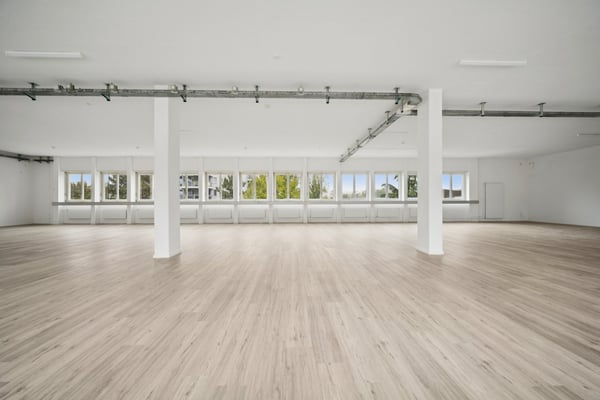 Grosszügige und lichtdurchflutete Gewerbefläche mit 392 m² in Dietikon 4
