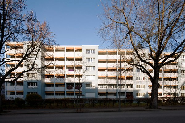 Aussenparkplatz an der Rheinstr. 166-172 13
