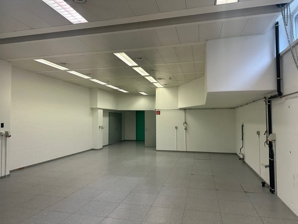 Grossflächiger Lagerraum 5
