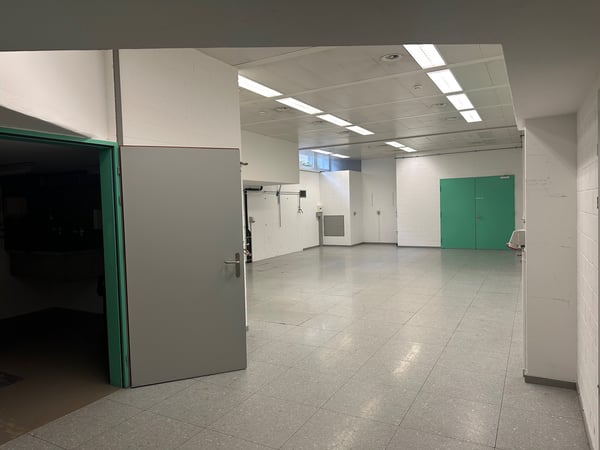 Grossflächiger Lagerraum 7