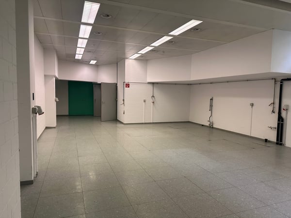 Grossflächiger Lagerraum 4