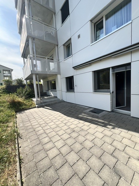 Sonnige Wohnung mit Gartensitzplatz 13