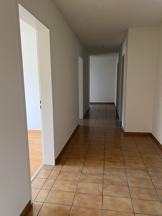 Helle 4,5-Zimmerwohnung mit Balkon in familienfreundlicher Überbauung 3